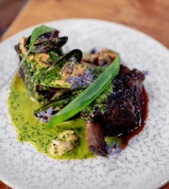 Short rib of beef with mussels, parsley & wild garlic